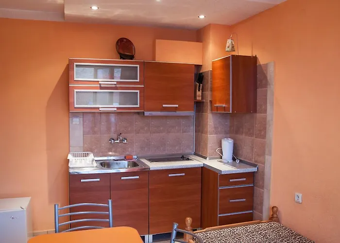 Casa de hóspedes Edelvais 2*