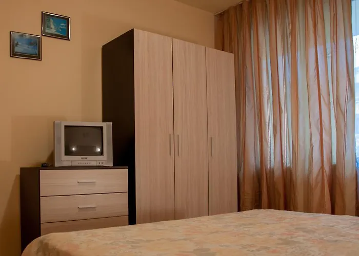 Casa de hóspedes Edelvais 2*