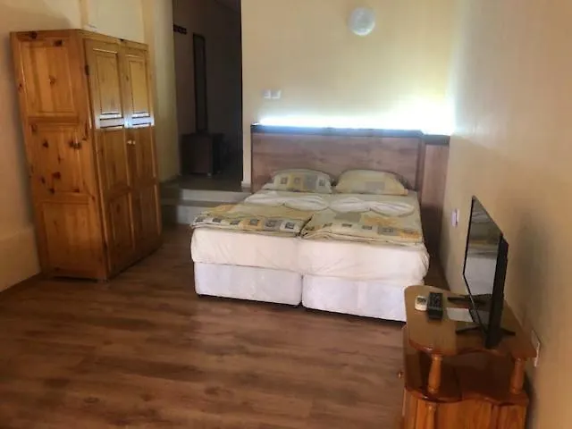 Edelvais Casa de hóspedes 2*